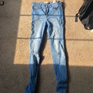 super cute rip jeans